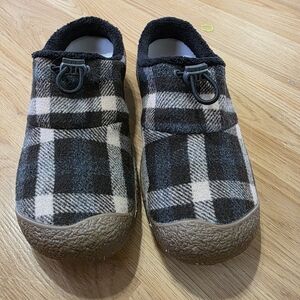 Keen Womens Magnet/Birch Plaid Slip-On Clogs